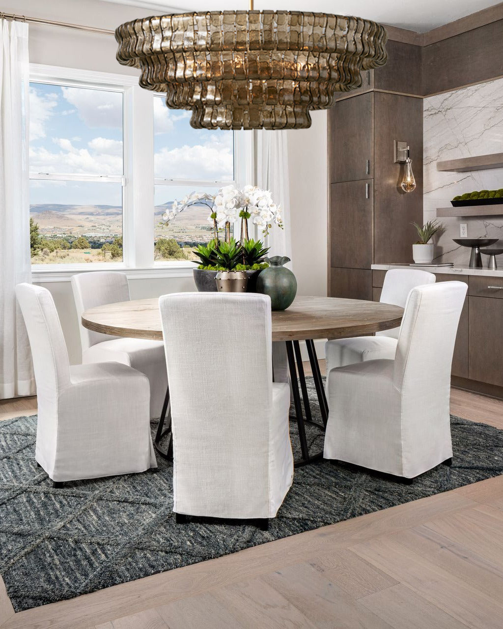 Lampadario Moderno Rotondo in Vetro e Acciaio con 6 Bulbi E12 – Altezza Regolabile per Illuminazione Elegante e Versatile 4